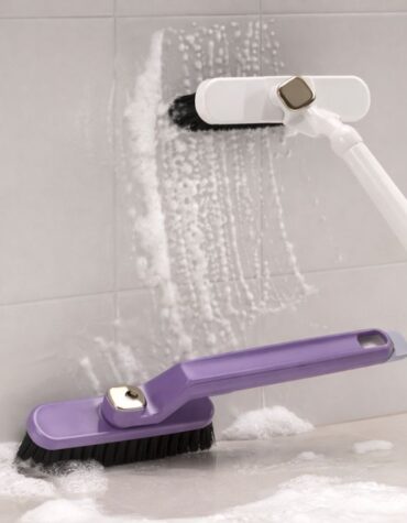 Multi-Angle Cleaning Brush